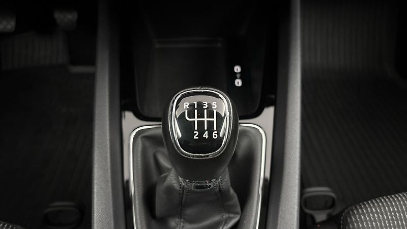 Škoda Octavia 2.0 TDI Ambition Combi - fotka 23 z 27