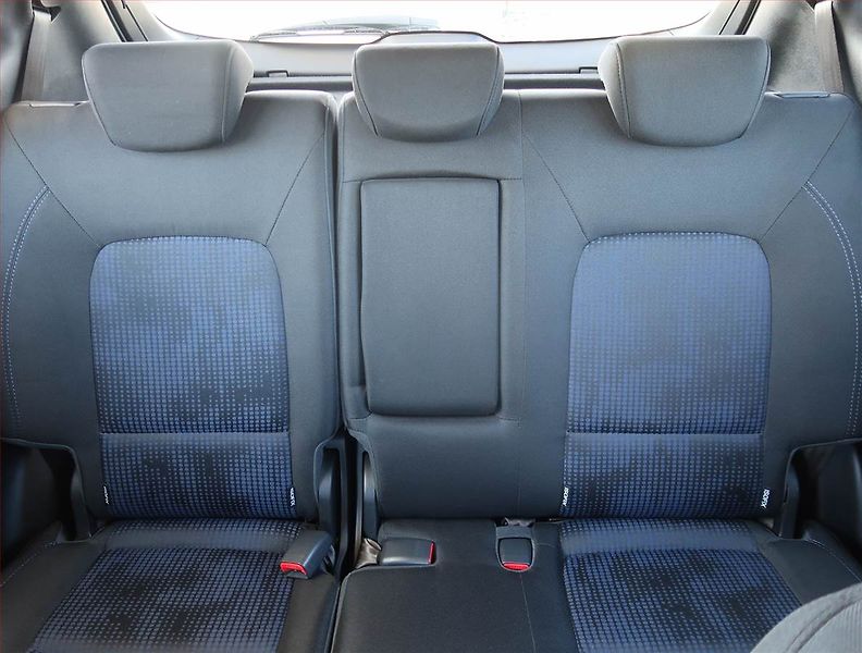 Hyundai ix20 (2013) 1.4 CVVT, Serv.kniha - fotka 10 z 15