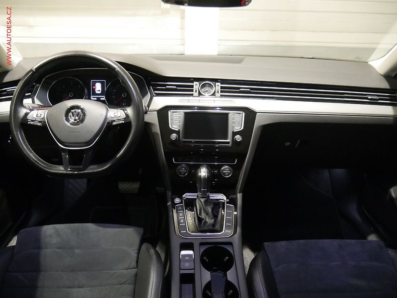 Volkswagen Passat (2015) 2.0Bi-TDi 4x4, ČR, DSG, LED - fotka 8 z 18