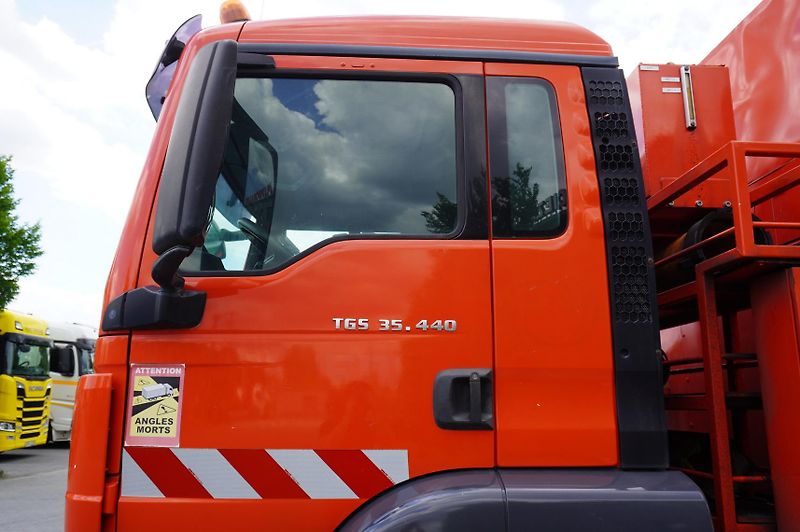 MAN TGS (2012) 35.440 8x4 / MTS SB299 vacuum  - fotka 20 z 24