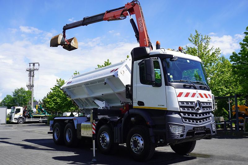 Mercedes-Benz (2020) Arocs 3236 8×4 / Crane Fassi - fotka 14 z 24