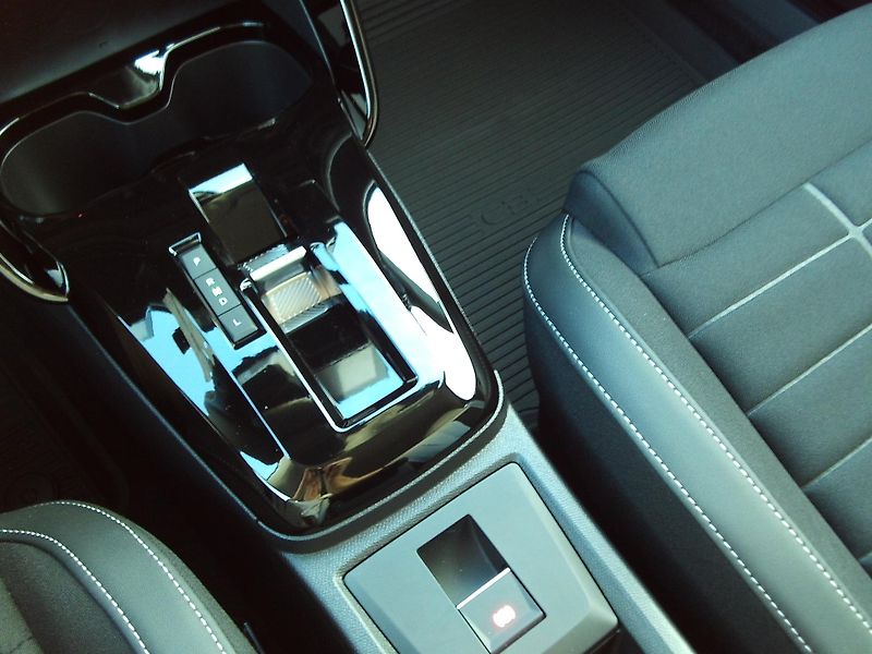 Citroën C3 MAX Hybrid 110k Automatic - fotka 15 z 17