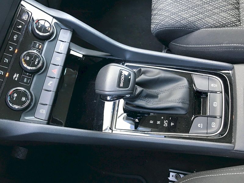 Škoda Karoq (2025) SEL TS 110/1.5 A7F - fotka 27 z 27