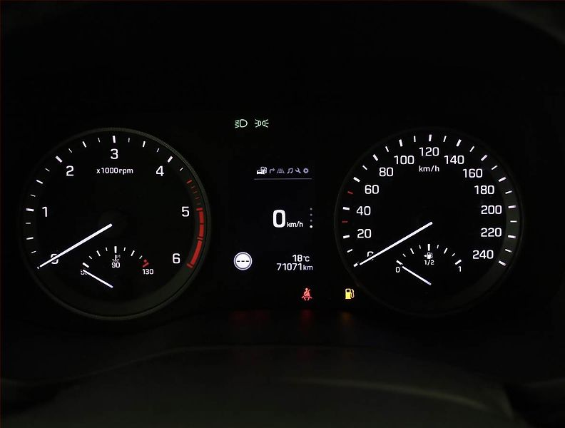 Hyundai Tucson (2017) 1.7 CRDi, Serv.kniha, Tempomat - fotka 9 z 18