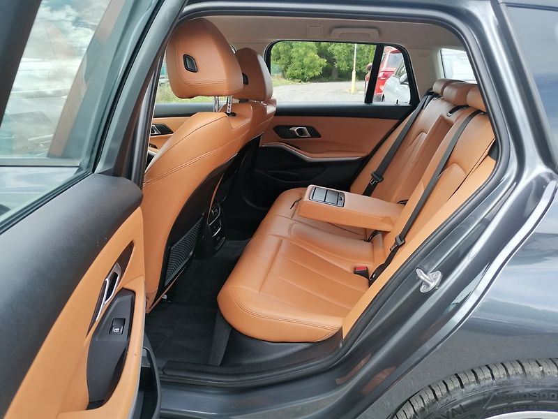 BMW Řada 3 (2022) 2.0 318IA 115kW Kůže - fotka 10 z 36
