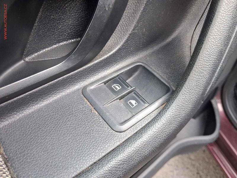 Škoda Fabia (2012) 1.2I, servis.kniha, AC - fotka 13 z 14