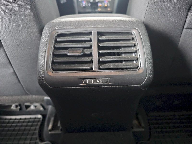 Volkswagen Golf (2018) 1.0TSI 81kW 6MT - fotka 26 z 28