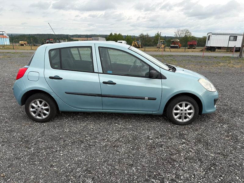 Renault Clio (2008) Renault Clio  - fotka 3 z 15