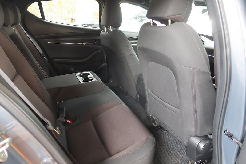 Mazda 3 HB 2,0 G150 AT, Bose,serv.,DPH - fotka 14 z 28