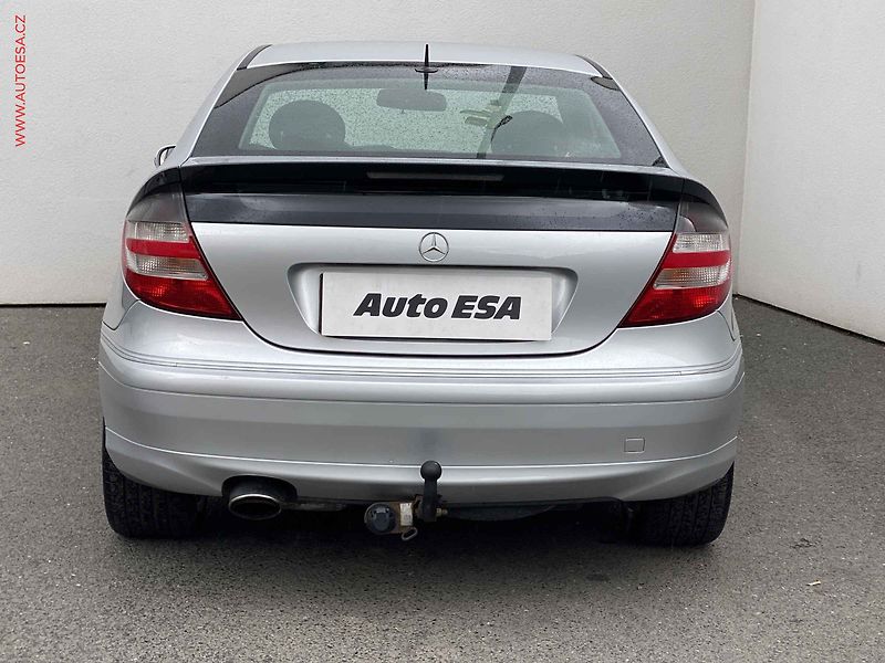 Mercedes-Benz Třídy C (2006) 2.2CDi, ČR, AC, TZ - fotka 5 z 17