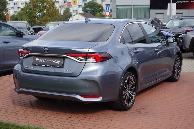 Toyota Corolla 1,8HSD Style - fotka 4 z 32