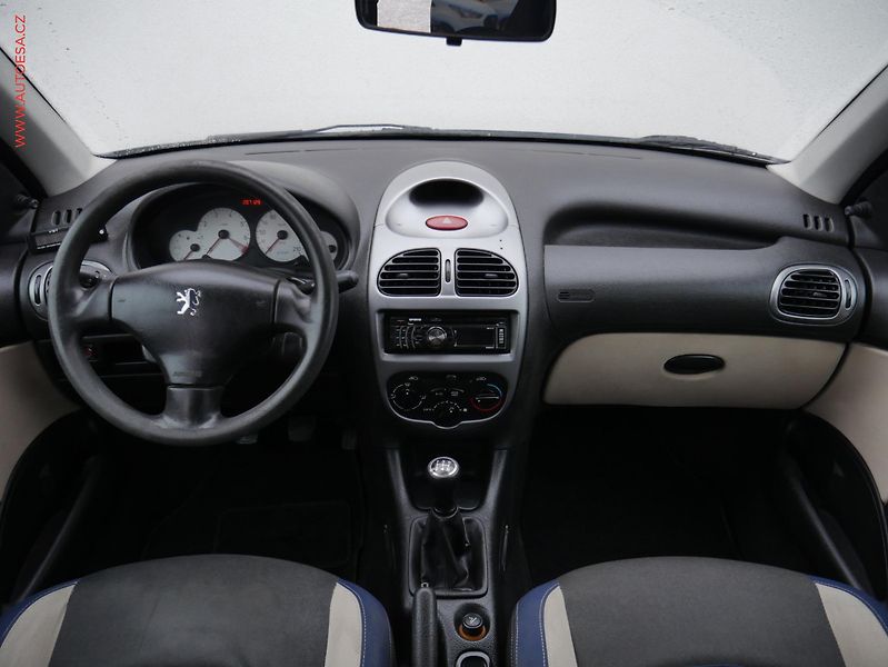 Peugeot 206 (2005) 1.1i SW, AC - fotka 8 z 14