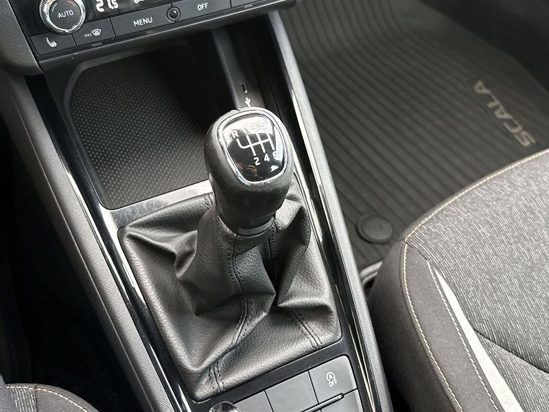 Škoda Scala (2022) 1.5 TSI Style - fotka 15 z 31
