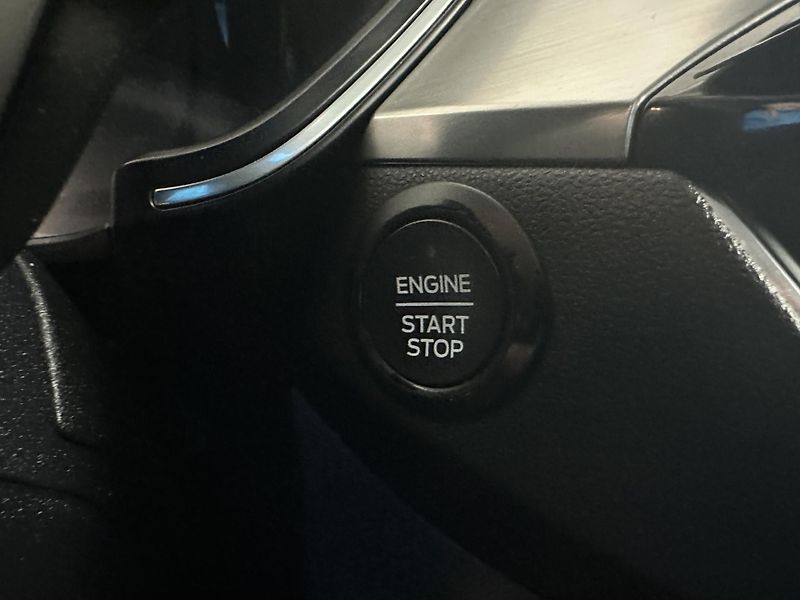 Ford Kuga Titanium X 2.5i HEV 190k aut - fotka 23 z 39