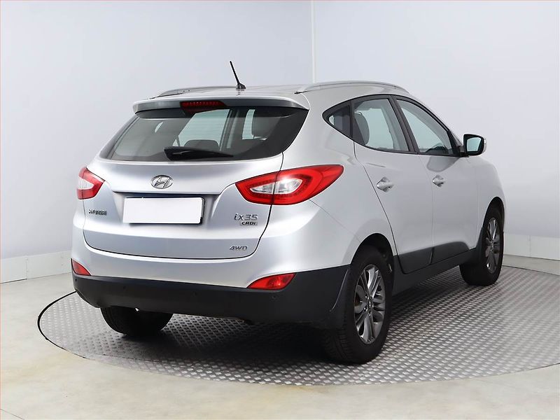 Hyundai ix35 (2014) 2.0 CRDi, 4X4, Kůže, Tempomat - fotka 5 z 18