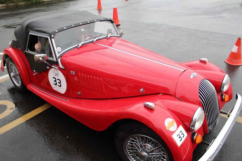12. Rallye Elbflorenz projela Ústeckým a Karlovarským krajem. Na snímku je vítězná posádka Gerd Lambert a Michael Lörke, kteří tvořili tým Youngtimer United, s vozem Porsche 911 SC Targa z roku 1979.