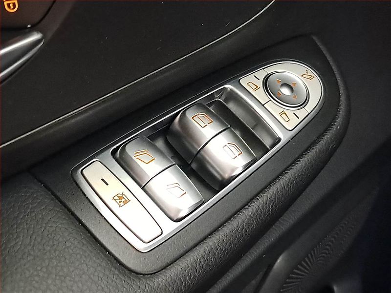 Mercedes-Benz Třídy V (2017) 220 d, 1Maj - fotka 22 z 24
