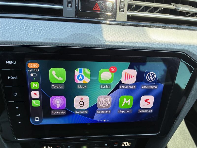 Volkswagen Passat 2,0 KAMERA 360,KEYLESS,VIRTUAL - fotka 26 z 31