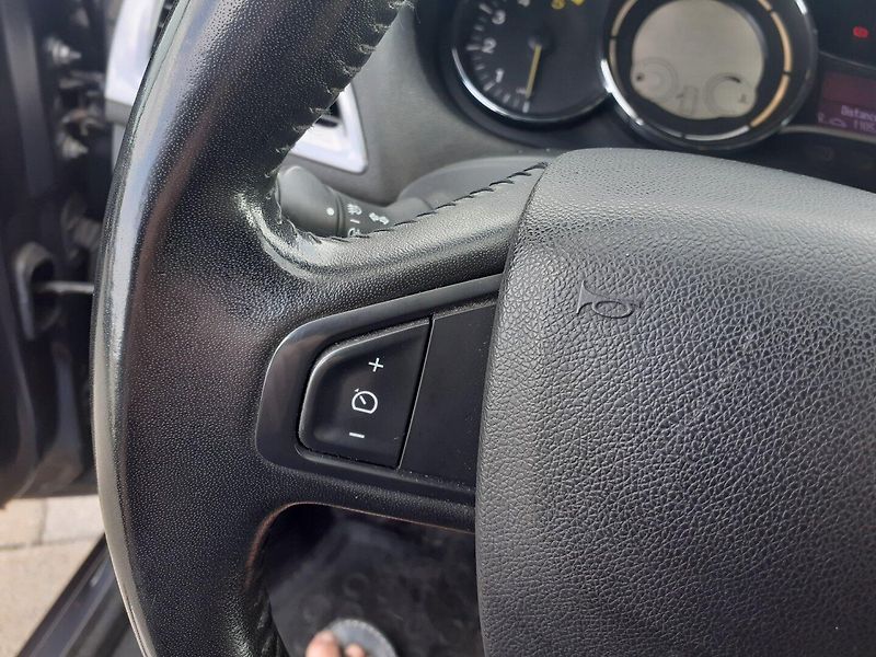 Renault Mégane (2015) KOMBI 1.5 Dci ČR - fotka 9 z 33