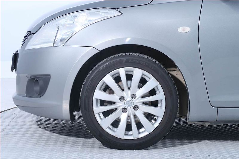 Suzuki Swift (2011) 1.2, Automat, Serv.kniha - fotka 15 z 21