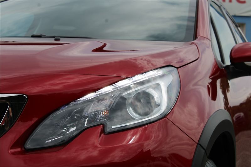 Peugeot 2008 1,2 110K  ČR,1.MAJ,DPH,ALLURE - fotka 27 z 28