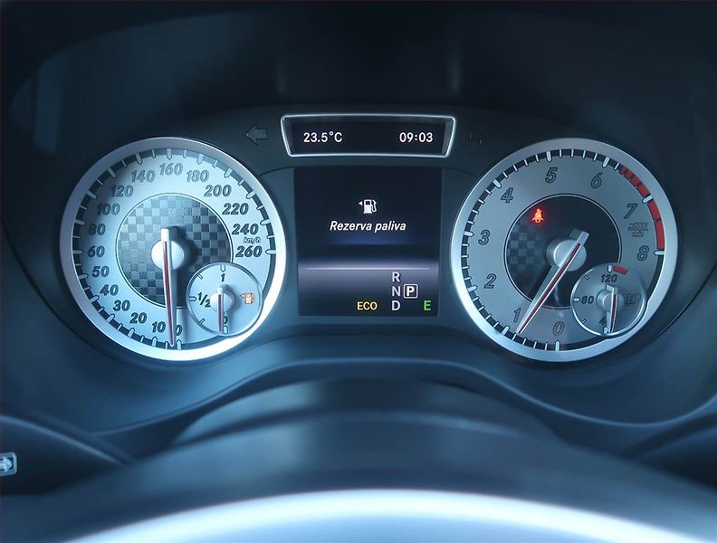 Mercedes-Benz Třídy A (2014) A 250 4MATIC, 4X4, Automat - fotka 11 z 16