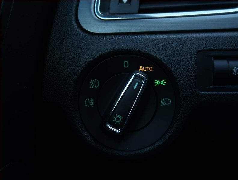 Škoda Rapid (2019) Style 1.0 TSI, Serv.kniha - fotka 18 z 19