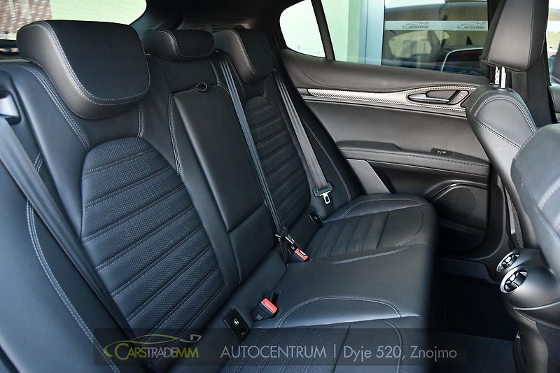 Alfa Romeo Stelvio 2.9V6 Bi-T.382 kW QUADRIFOGLIO - fotka 17 z 61
