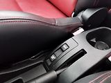 Peugeot 207 (2007) 1,6I,88KW,ALU,KŮŽE,CD,SER.KN - náhled 18