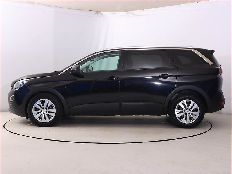 Peugeot 5008 (2020) 1.5 BlueHDi, Automat, 7 míst - fotka 3 z 23