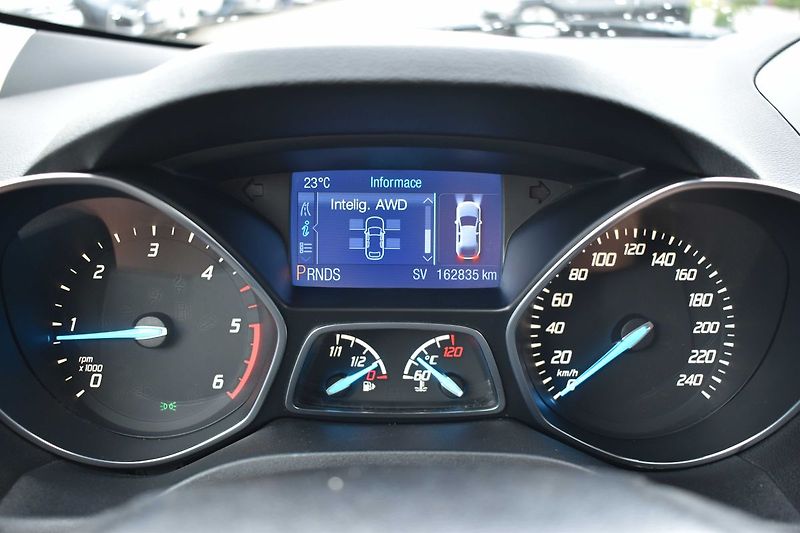Ford Kuga 2.0 TDCi 103kW 4x4*AUTOMAT* - fotka 16 z 34
