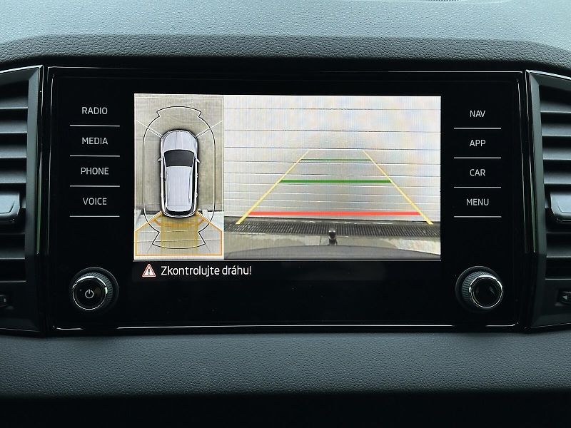 Škoda Karoq 2.0TDi 4x4 DSG 150PS Sportline - fotka 36 z 48