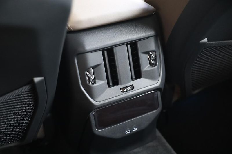 BMW X3 30e xDrive - fotka 16 z 18