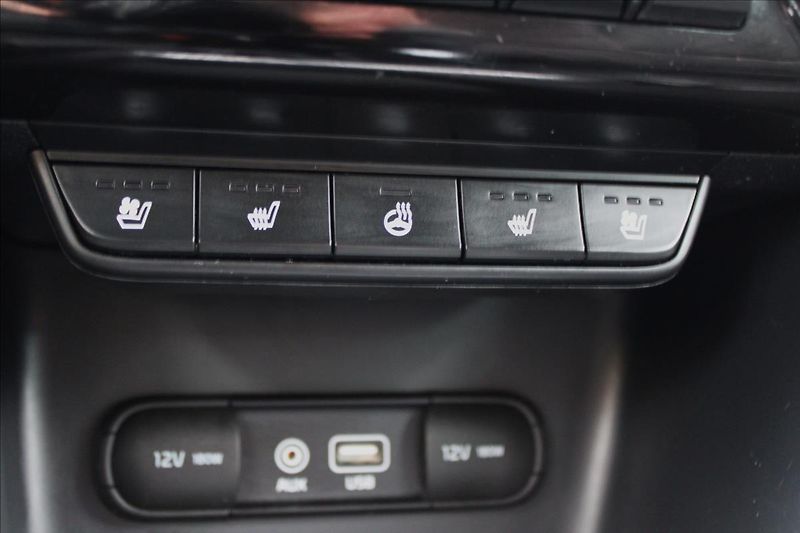Kia Sportage 1,6 T-GDi 130kW 4x4 GT-line - fotka 15 z 45
