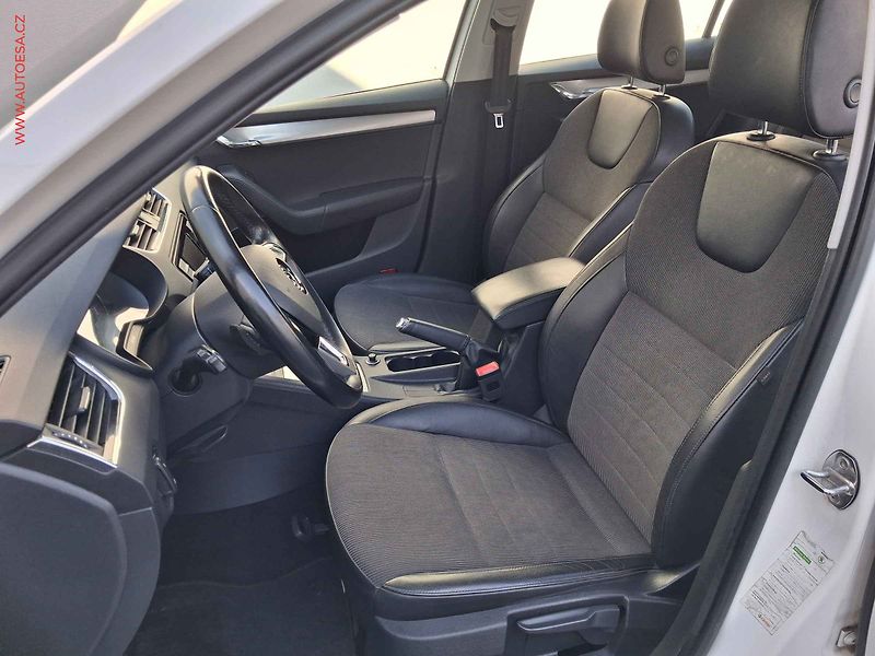 Škoda Octavia (2013) 1.6 TDi, Elegance, DSG, TZ - fotka 9 z 17