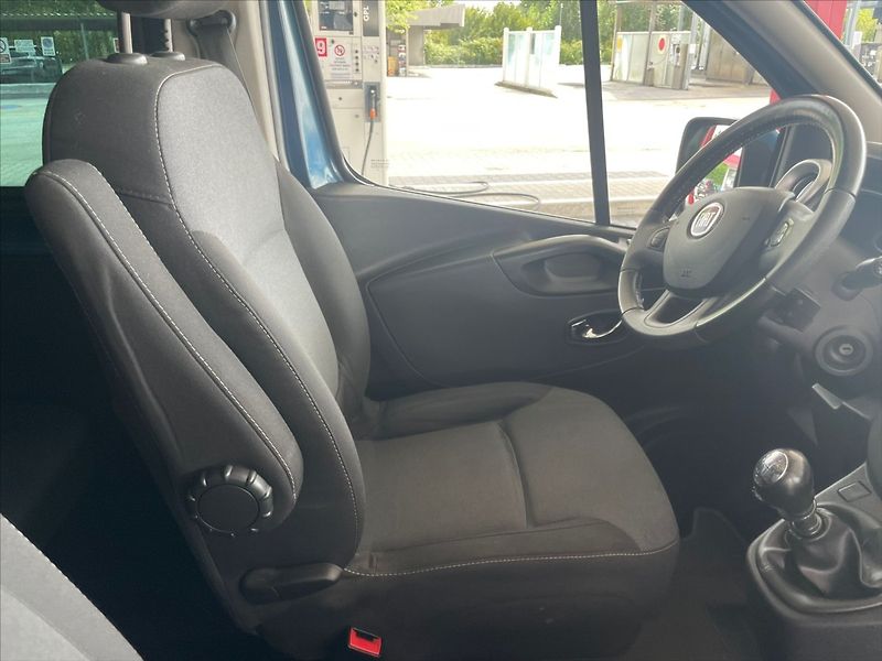 Fiat Talento 1,6 MultiJet LONG 8míst Klima - fotka 25 z 34