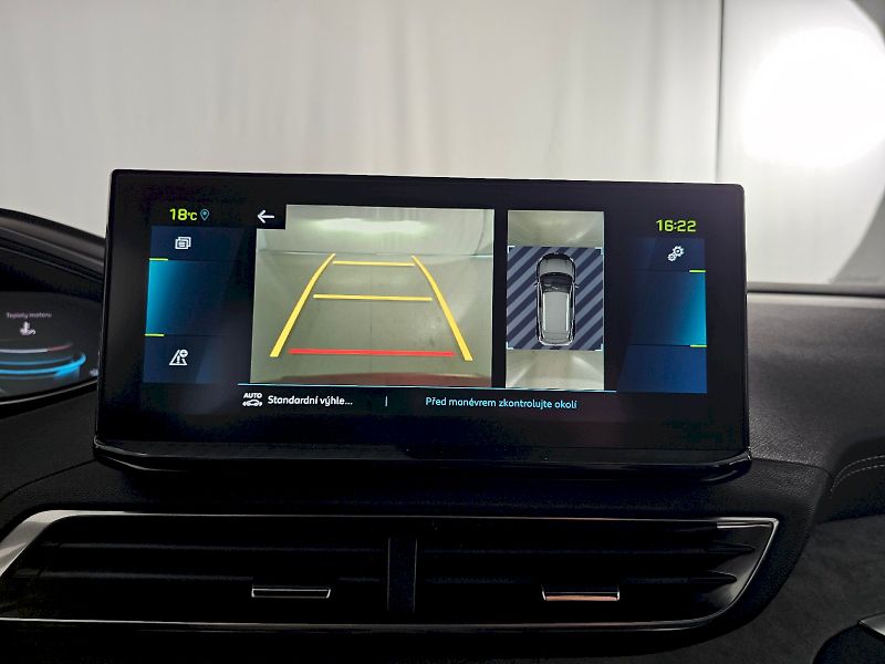 Peugeot 3008 (2021) 1.6 PHEV 300k 4x4 GT Pack - fotka 9 z 28