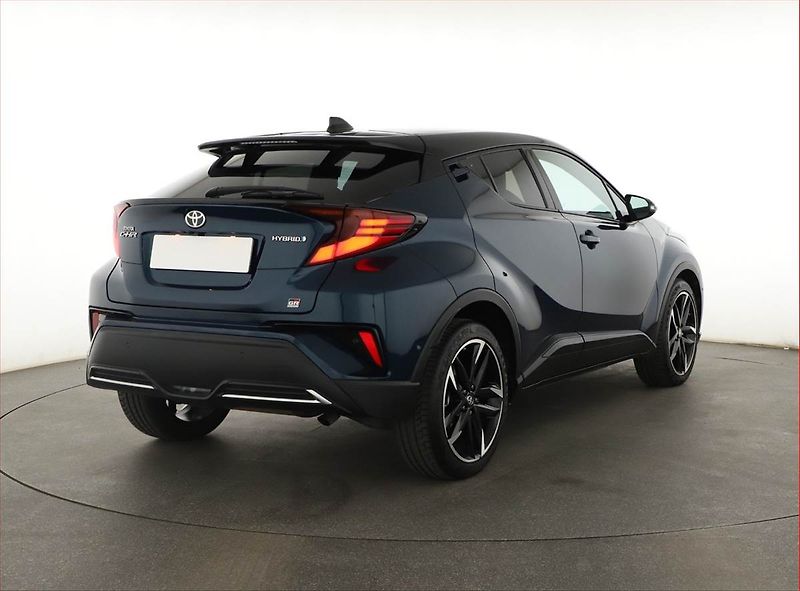 Toyota C-HR (2023) GR Sport 2.0 Hybrid - fotka 5 z 20