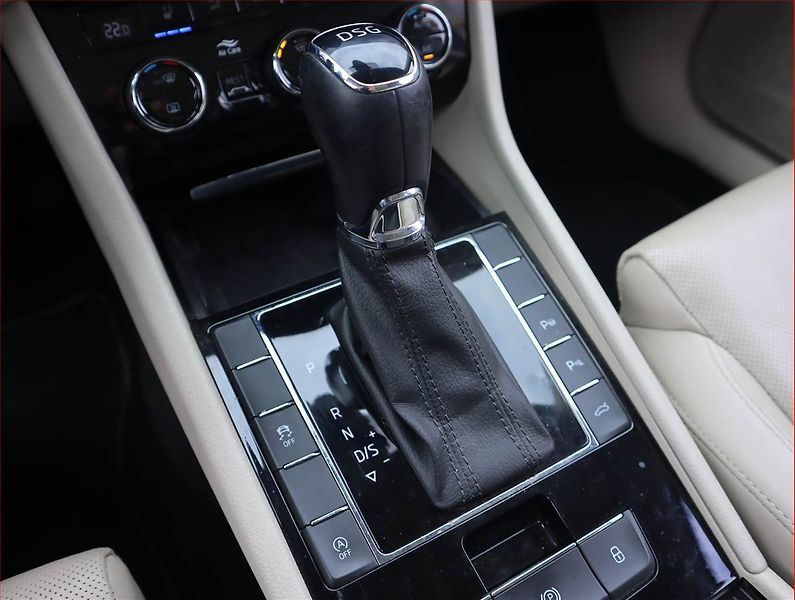 Škoda Superb (2019) 2.0 TDI, Automat, Kůže, Navi - fotka 13 z 21