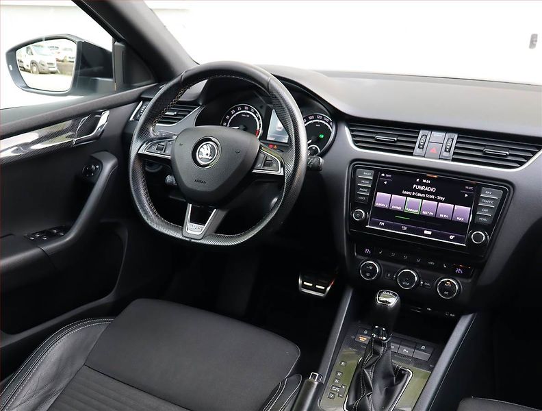 Škoda Octavia (2015) RS 2.0 TDI, Automat, Kůže - fotka 7 z 19