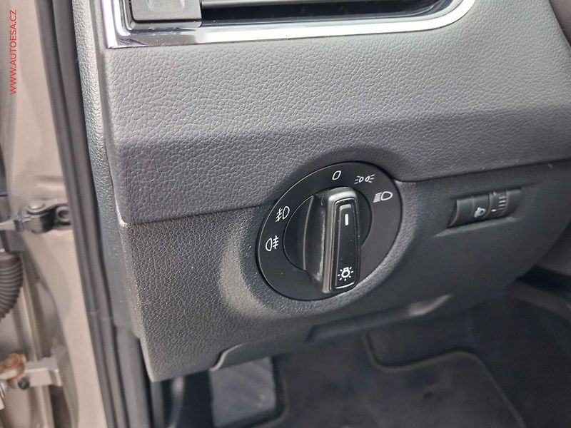 Škoda Octavia (2014) 2.0 TDi, 2.maj,ČR, Style - fotka 14 z 16