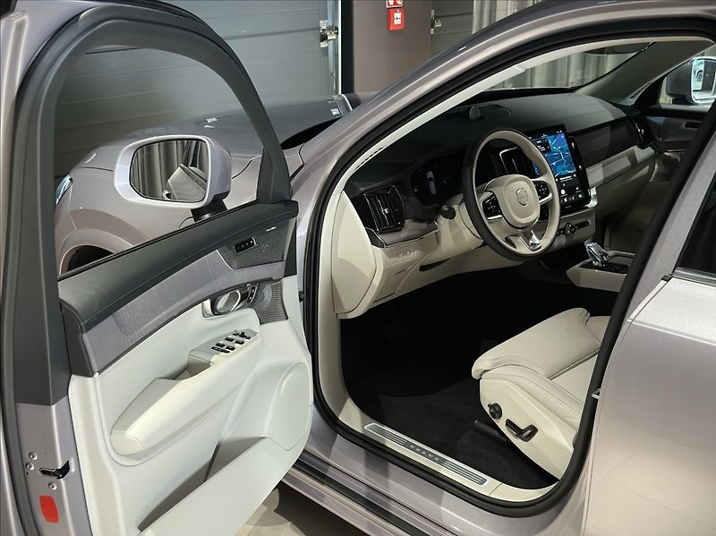 Volvo XC90 (2026) 2,0 T8  Plus Bright - fotka 19 z 41