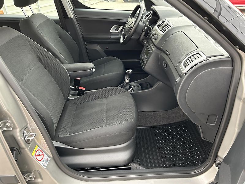 Škoda Roomster 1.6 V Comfort - fotka 22 z 25