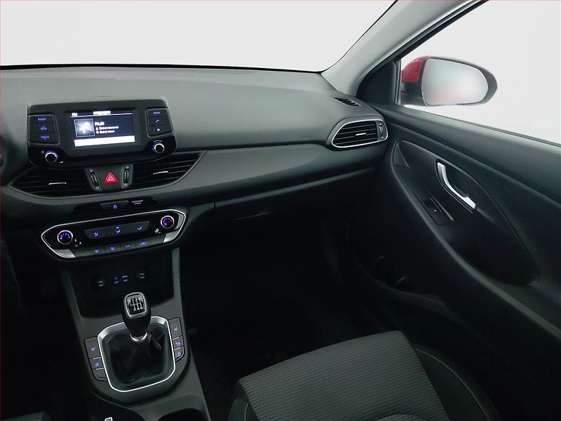 Hyundai i30 (2017) 1.0 T-GDI, ČR,1.maj - fotka 8 z 18