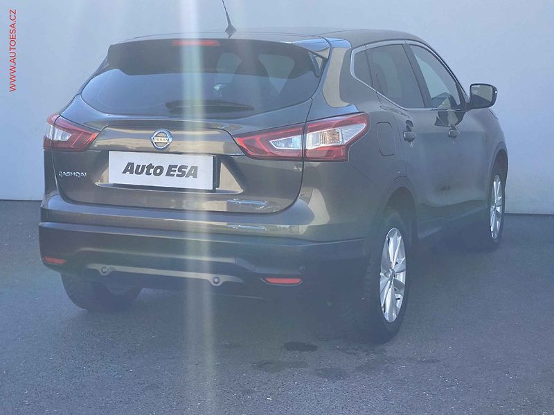 Nissan Qashqai (2017) 1.2 DiG-T, Acenta, navi - fotka 4 z 21