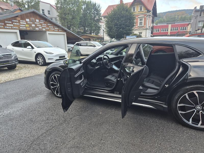 Porsche Taycan Cross Turisno 4S 93kWH  92,6% - fotka 11 z 46