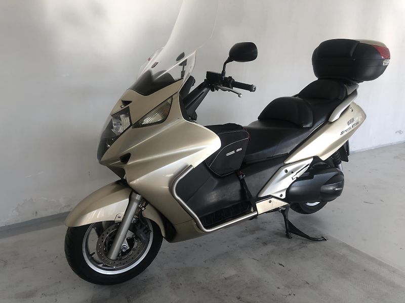 Honda FJS 600 Silver Wing - fotka 5 z 19