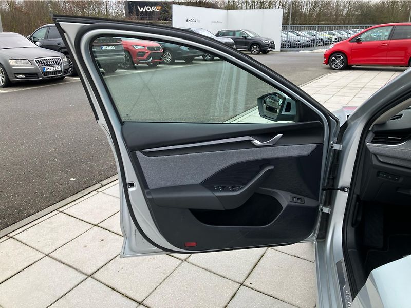 Škoda Octavia 2.0TDI 110 kW DSG TOP SELECTIO - fotka 22 z 30