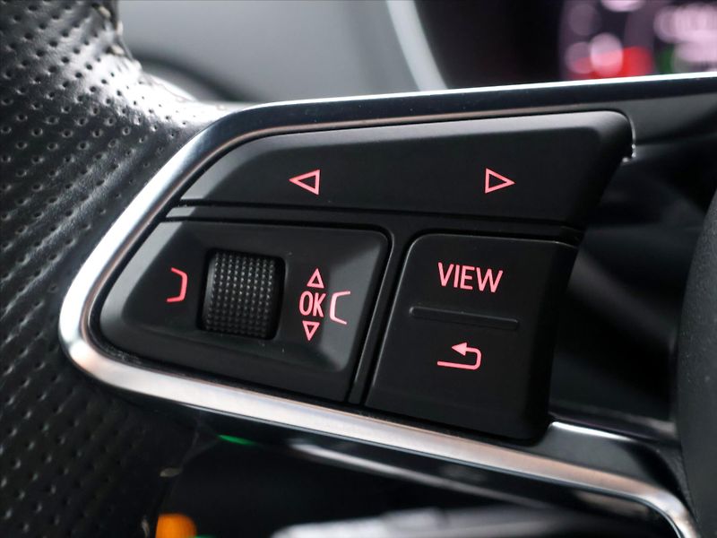 Audi TT 2,0 TFSI 169kW Quattro S-Line - fotka 20 z 38