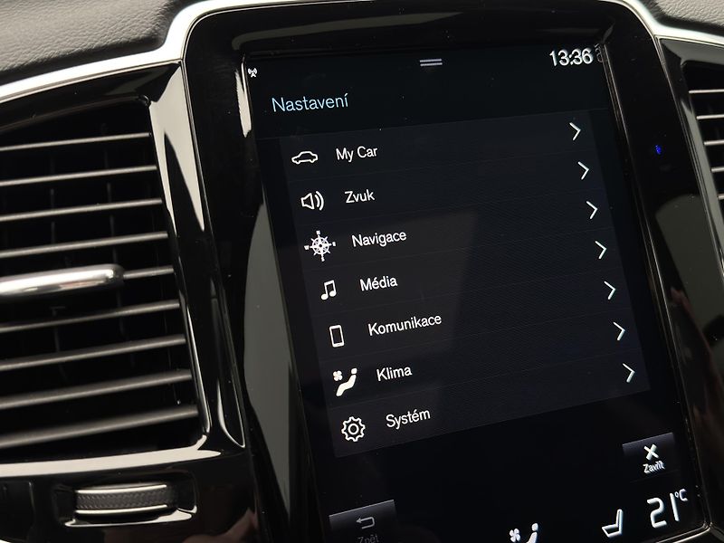 Volvo XC90 B5 AWD R-DESIGN AUT - fotka 42 z 53